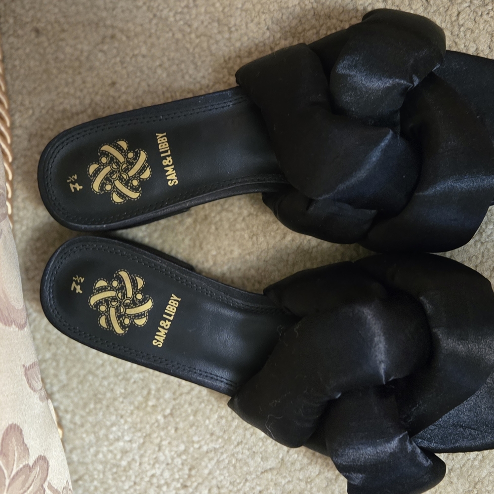 Sam & Libby Black Clogs with Elegant Crossover Straps
